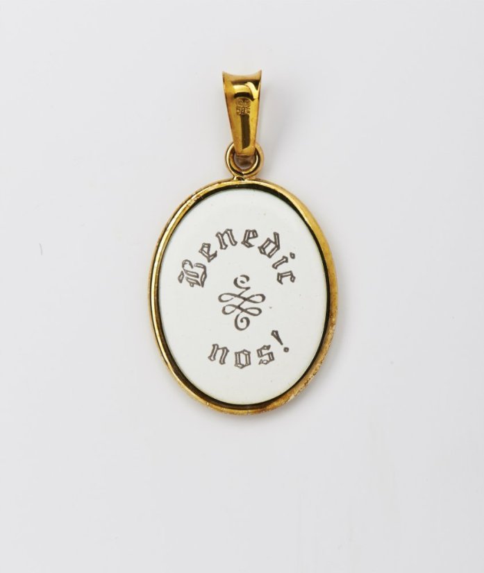 Back of the pendant